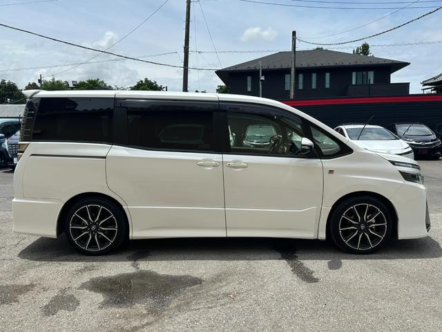 TOYOTA VOXY 2017 l ZS GR Sports